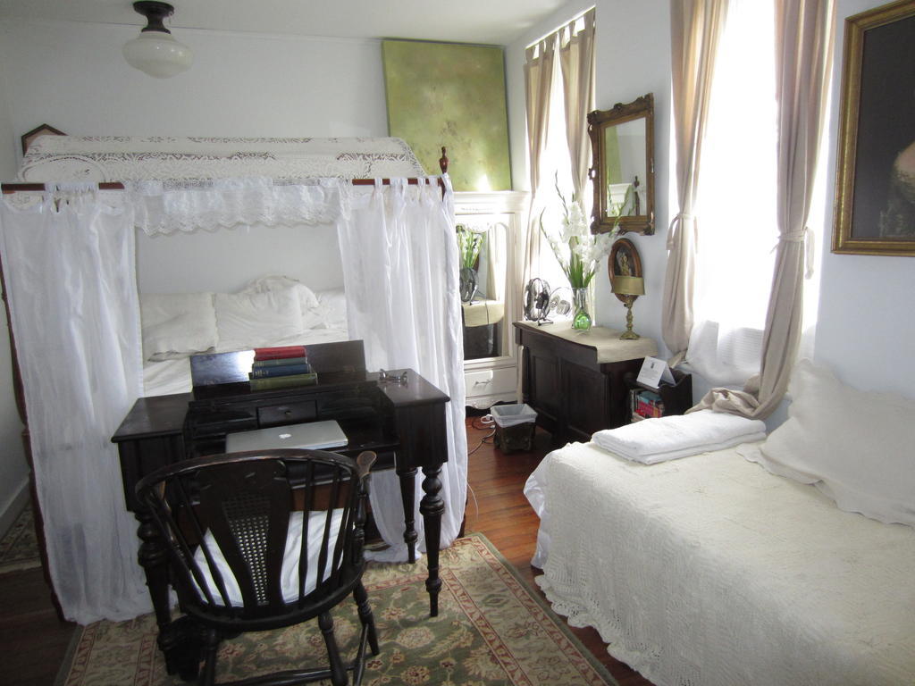Church Des Artistes Kingston Room photo