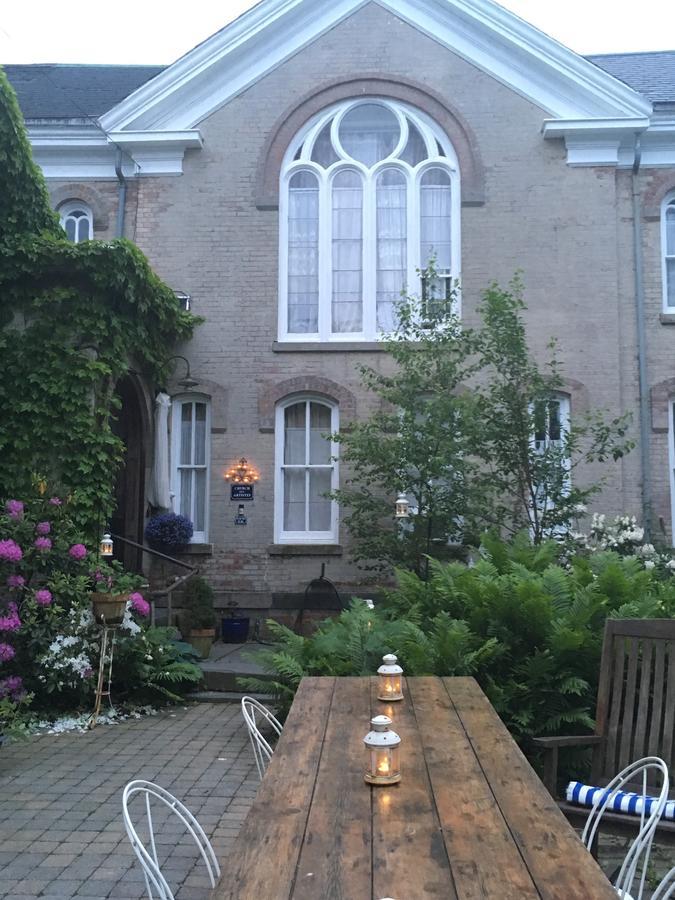 Church Des Artistes Kingston Exterior photo